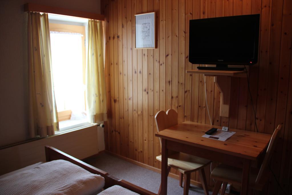 Hotel Bergfreund Herbriggen Room photo